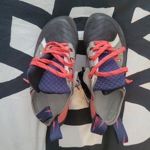 Evolv Oracle Rock Climbing Shoe - Women's 8